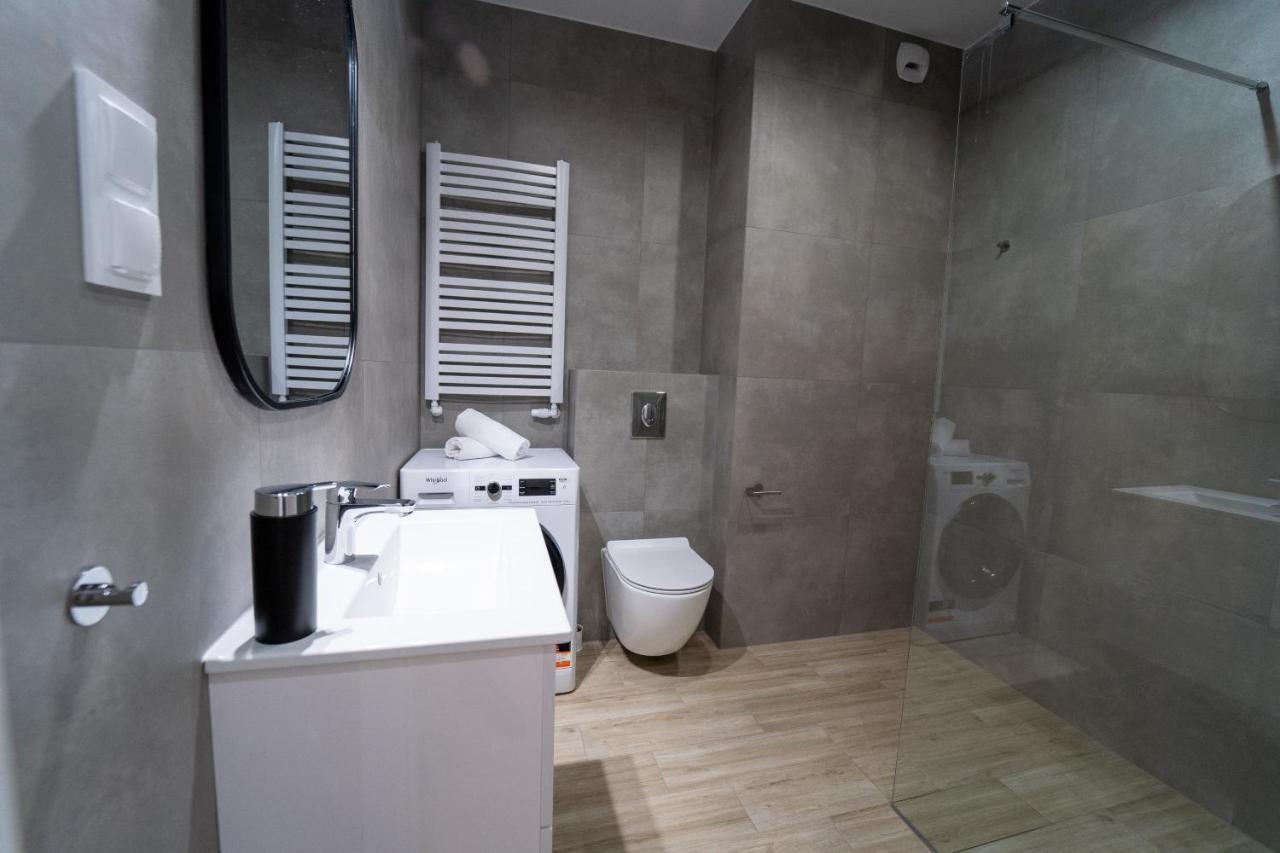 Panorama Capital Tito - 16 Pietro Apartment Rzeszow Luaran gambar