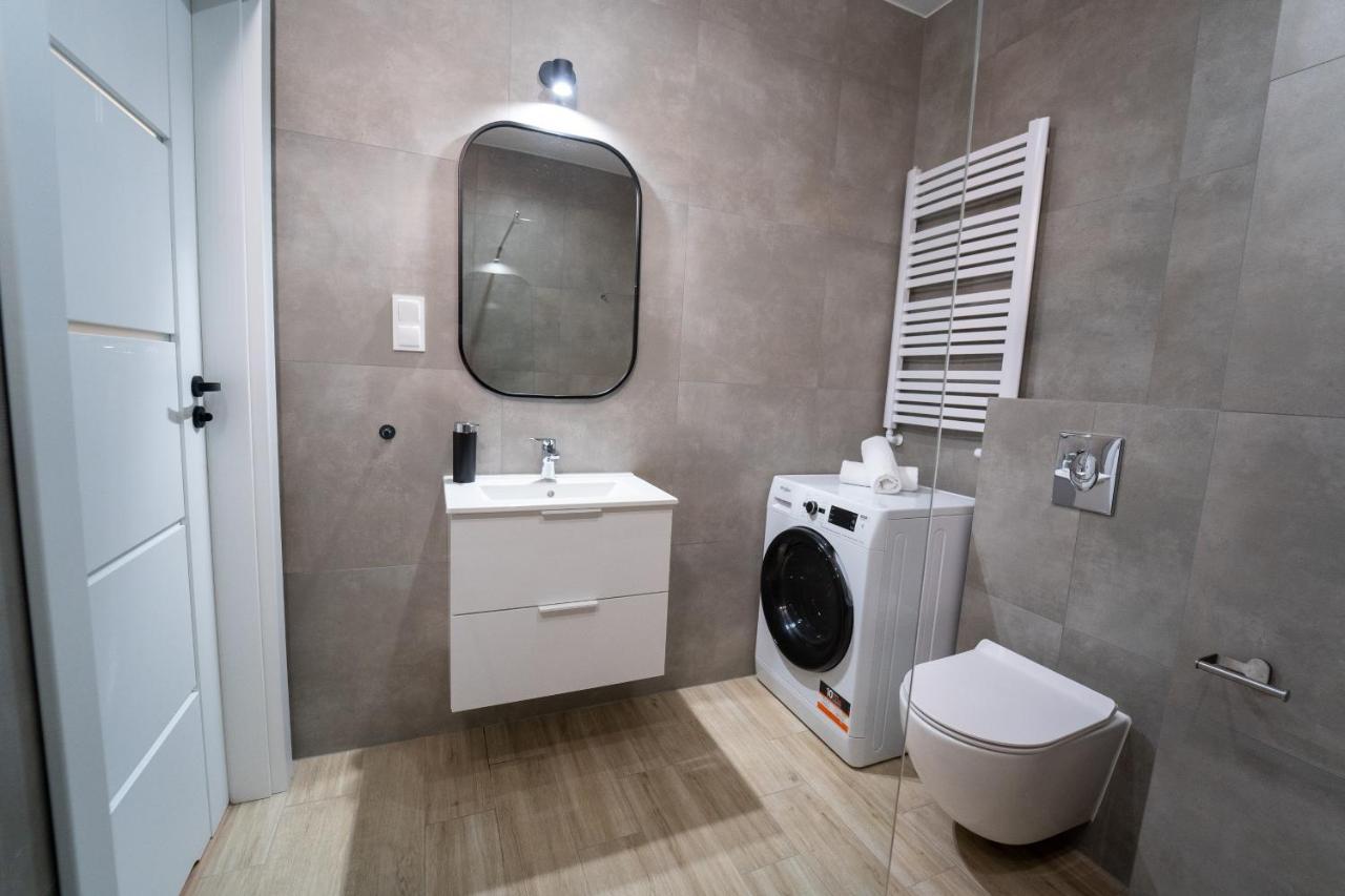 Panorama Capital Tito - 16 Pietro Apartment Rzeszow Luaran gambar